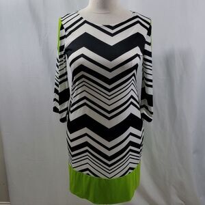 Sunny Leigh Black/White Chevron Dress with Green Highlight Size XL.‎ #165
